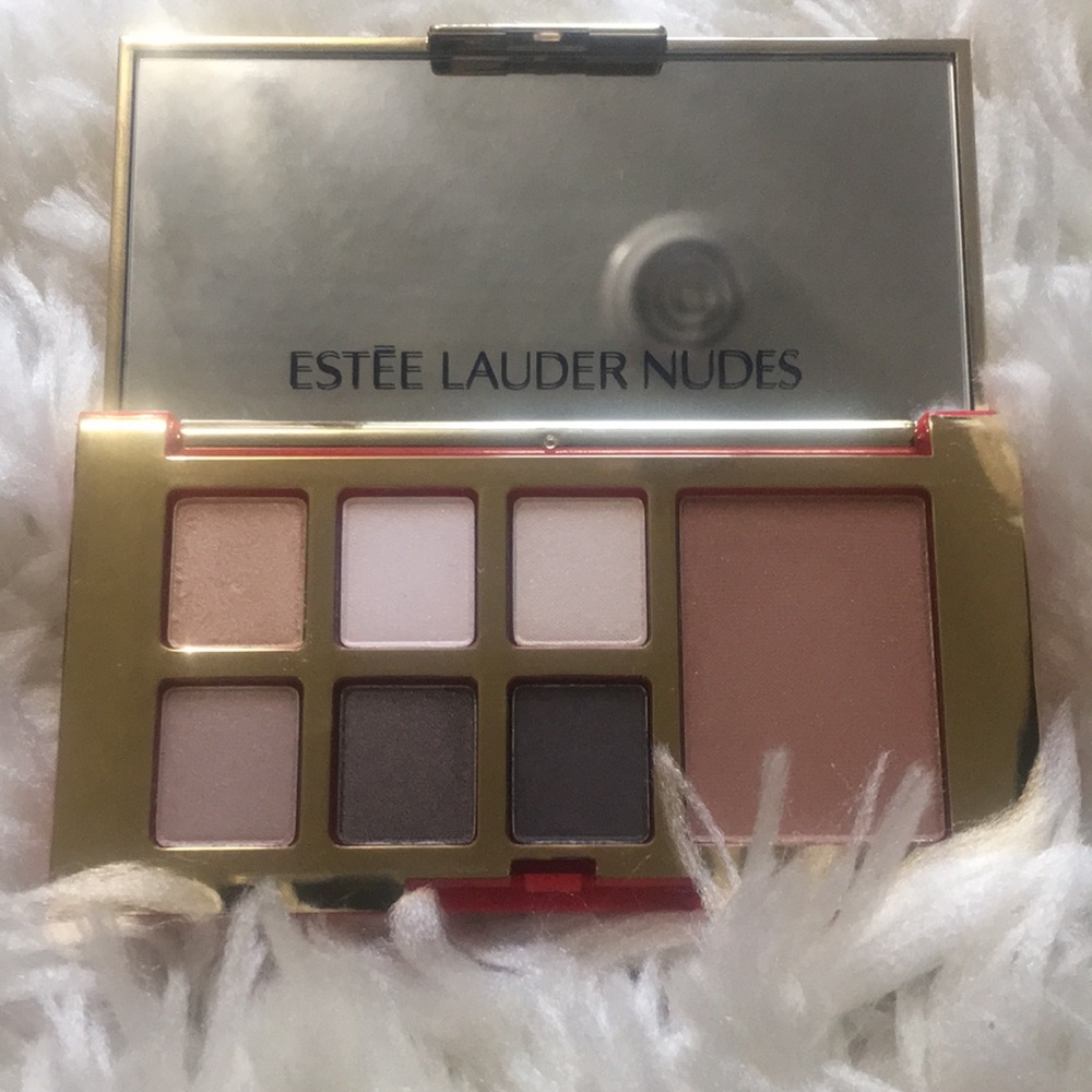 Estée Lauder eyeshadow palette in nude